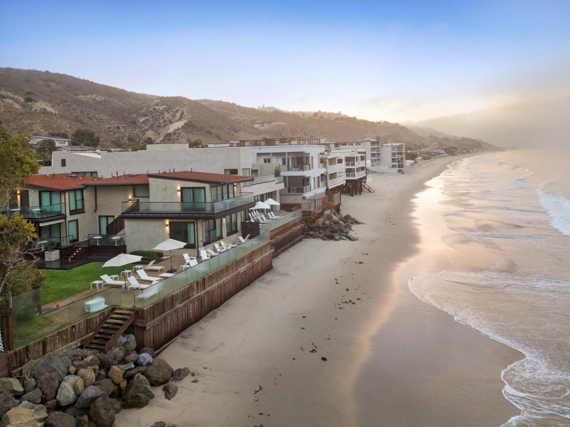 Malibu Sand Carbon Beach Suites Buitenkant foto