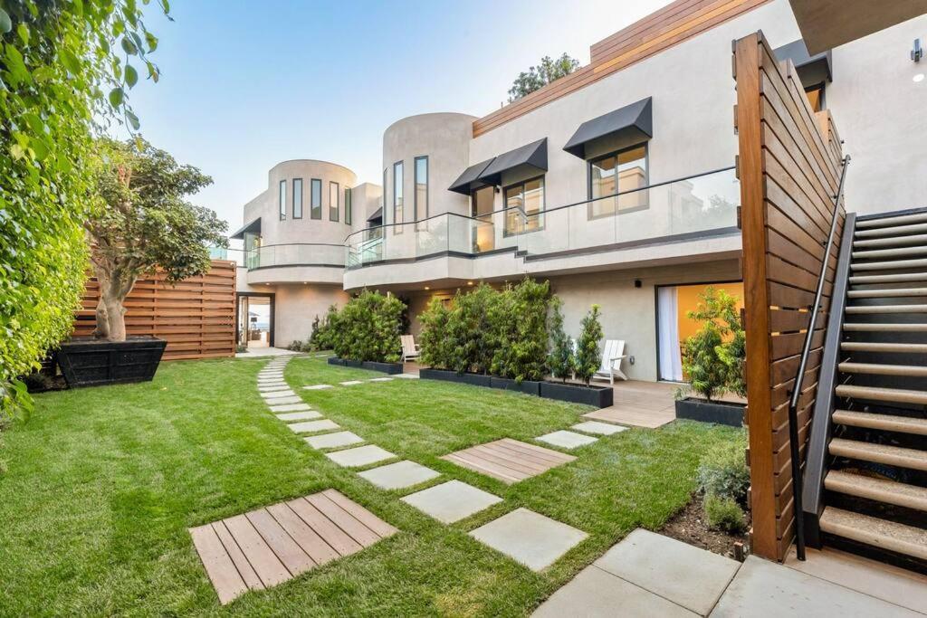 Malibu Sand Carbon Beach Suites Buitenkant foto