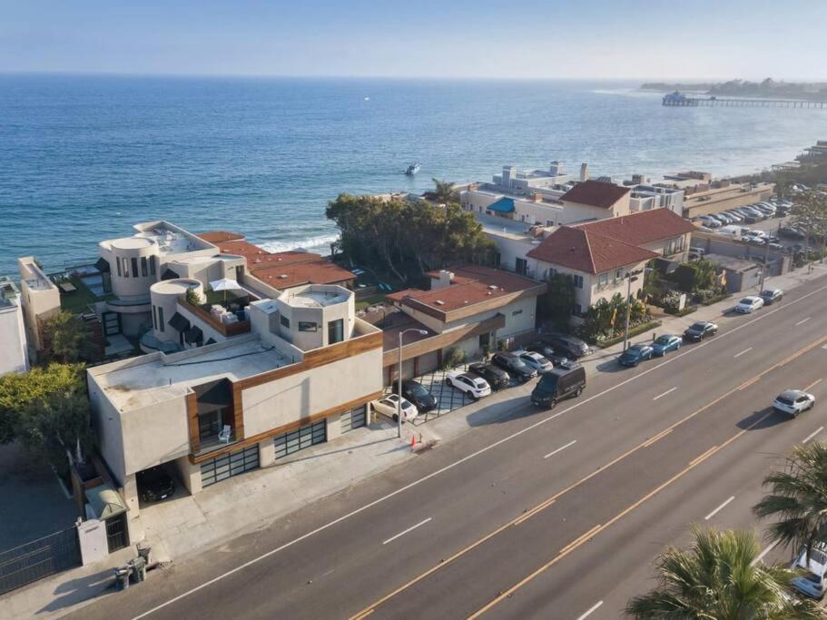 Malibu Sand Carbon Beach Suites Buitenkant foto