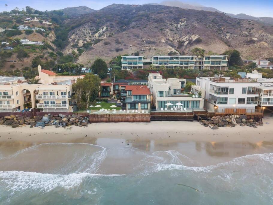 Malibu Sand Carbon Beach Suites Buitenkant foto