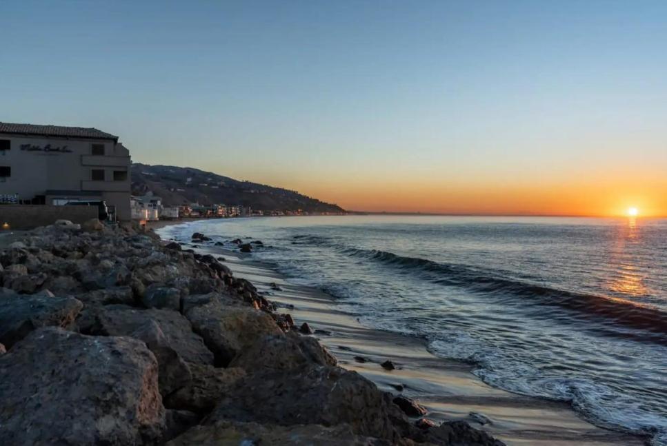 Malibu Sand Carbon Beach Suites Buitenkant foto