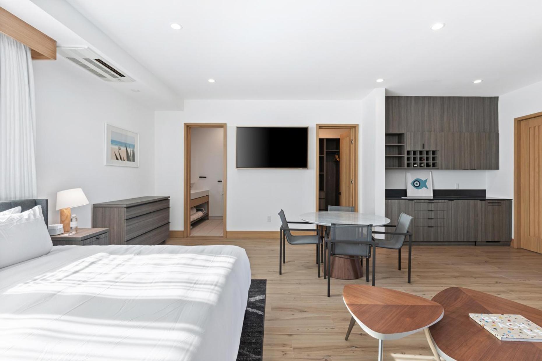 Malibu Sand Carbon Beach Suites Buitenkant foto