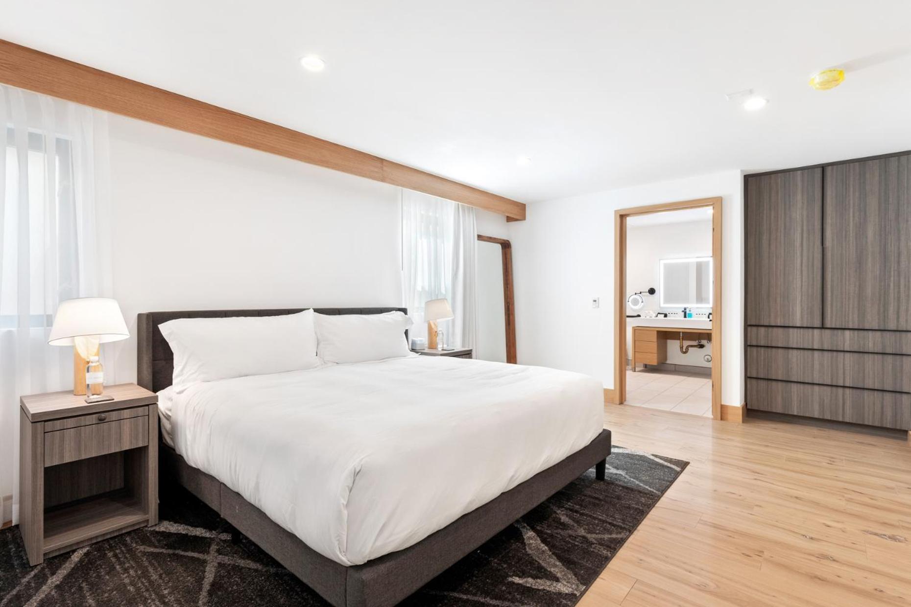 Malibu Sand Carbon Beach Suites Buitenkant foto