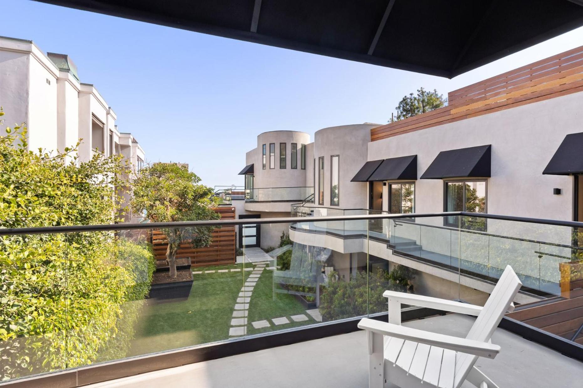 Malibu Sand Carbon Beach Suites Buitenkant foto