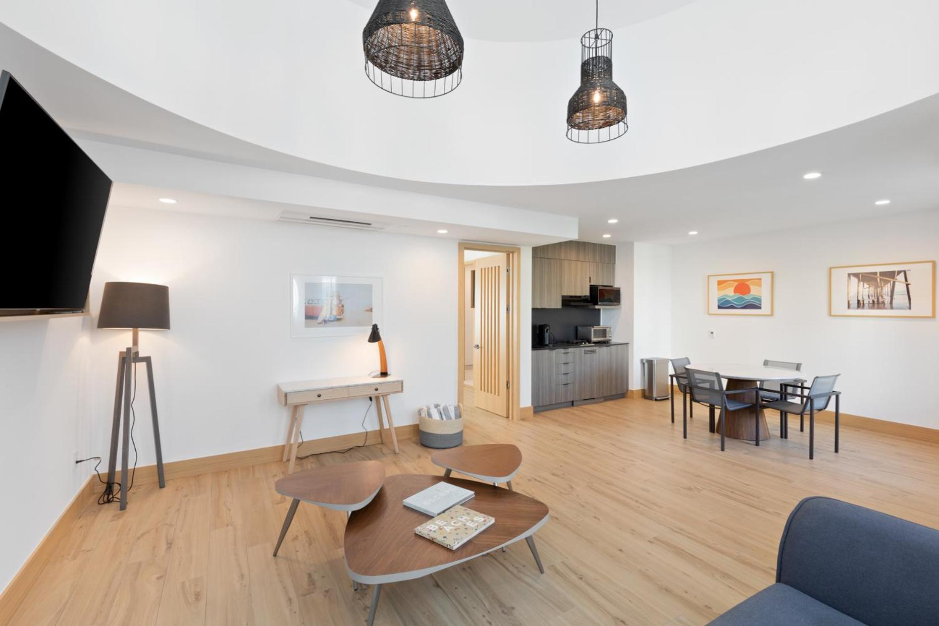 Malibu Sand Carbon Beach Suites Buitenkant foto
