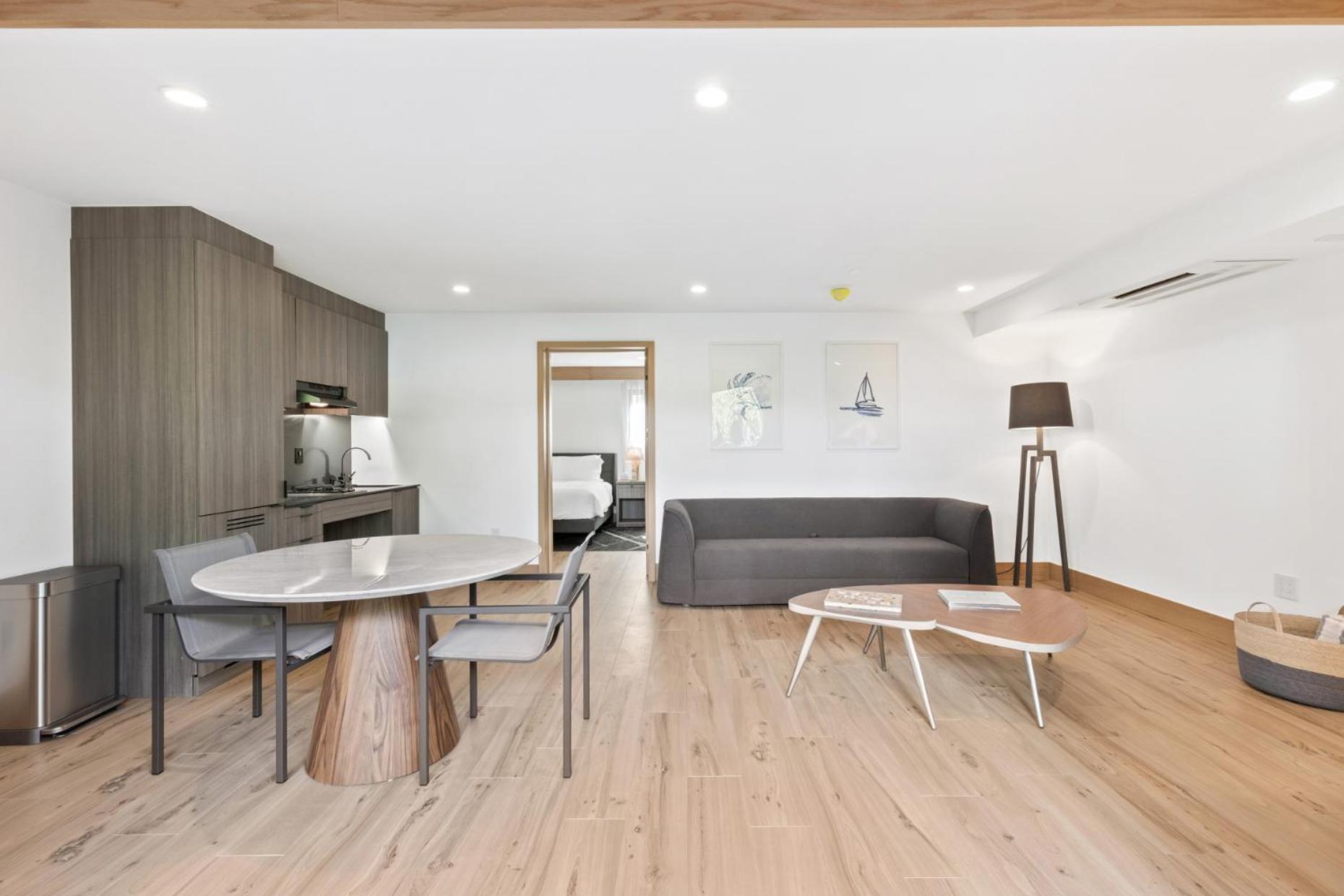 Malibu Sand Carbon Beach Suites Buitenkant foto