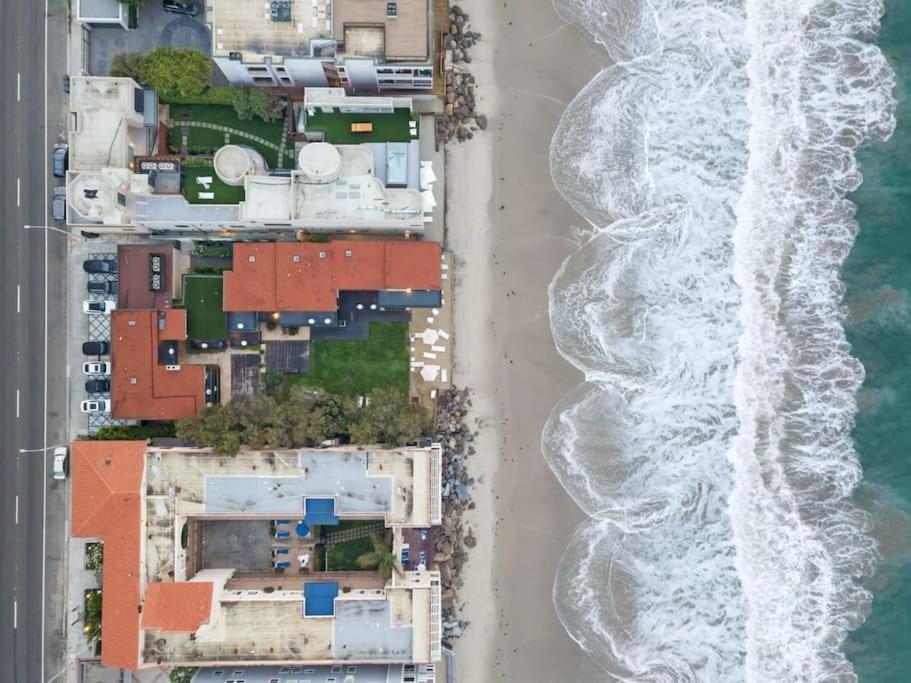 Malibu Sand Carbon Beach Suites Buitenkant foto