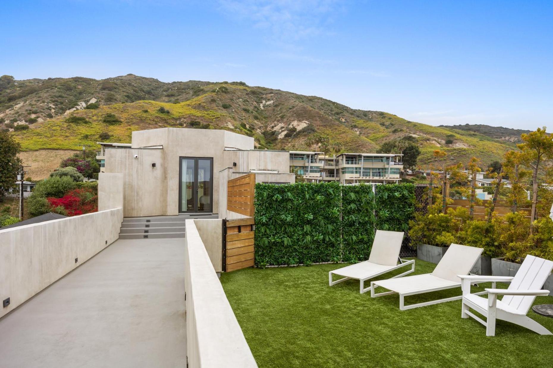 Malibu Sand Carbon Beach Suites Buitenkant foto